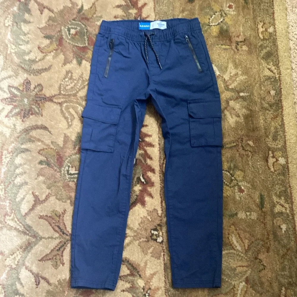 NWOT! Old Navy Built-in Flex Tapered Tech Pants for Boys.